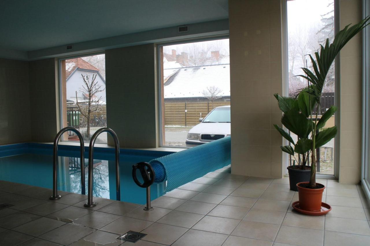 Bamboo Wellness Apartment Шиофок Экстерьер фото