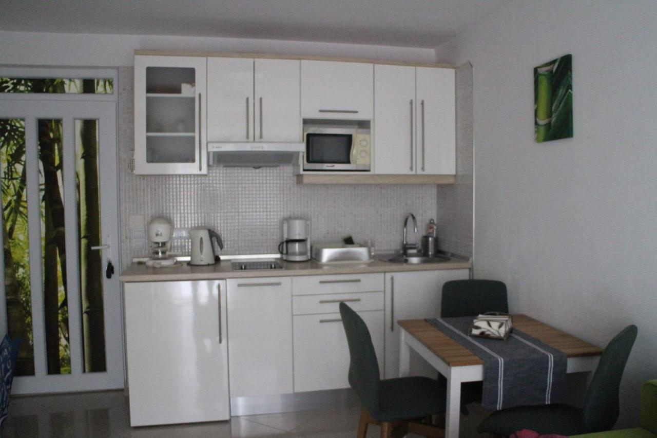 Bamboo Wellness Apartment Шиофок Экстерьер фото