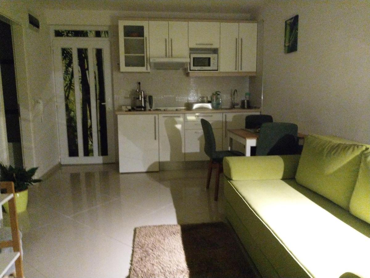 Bamboo Wellness Apartment Шиофок Экстерьер фото