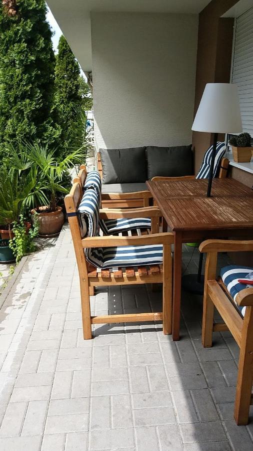 Bamboo Wellness Apartment Шиофок Экстерьер фото