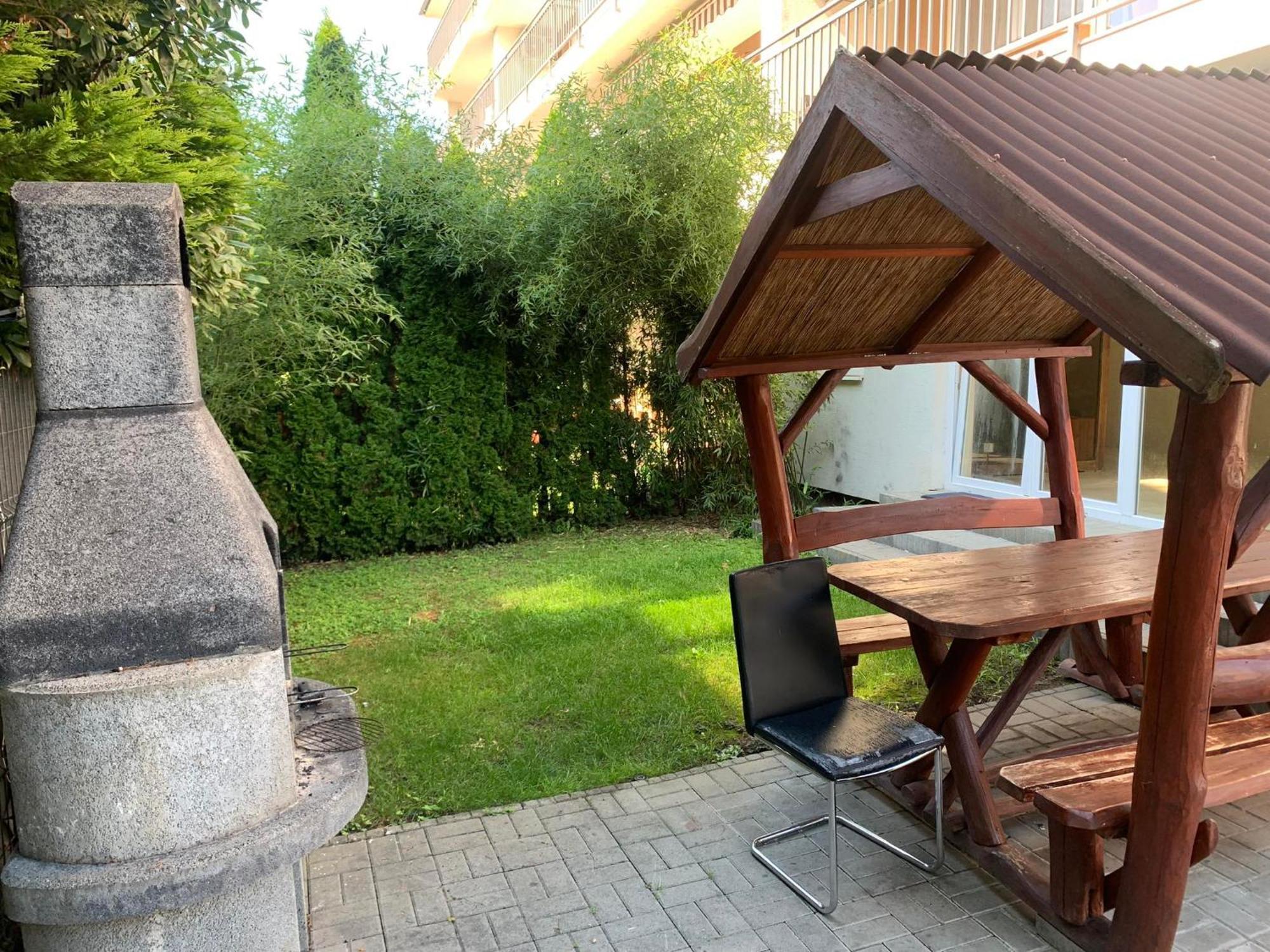 Bamboo Wellness Apartment Шиофок Экстерьер фото