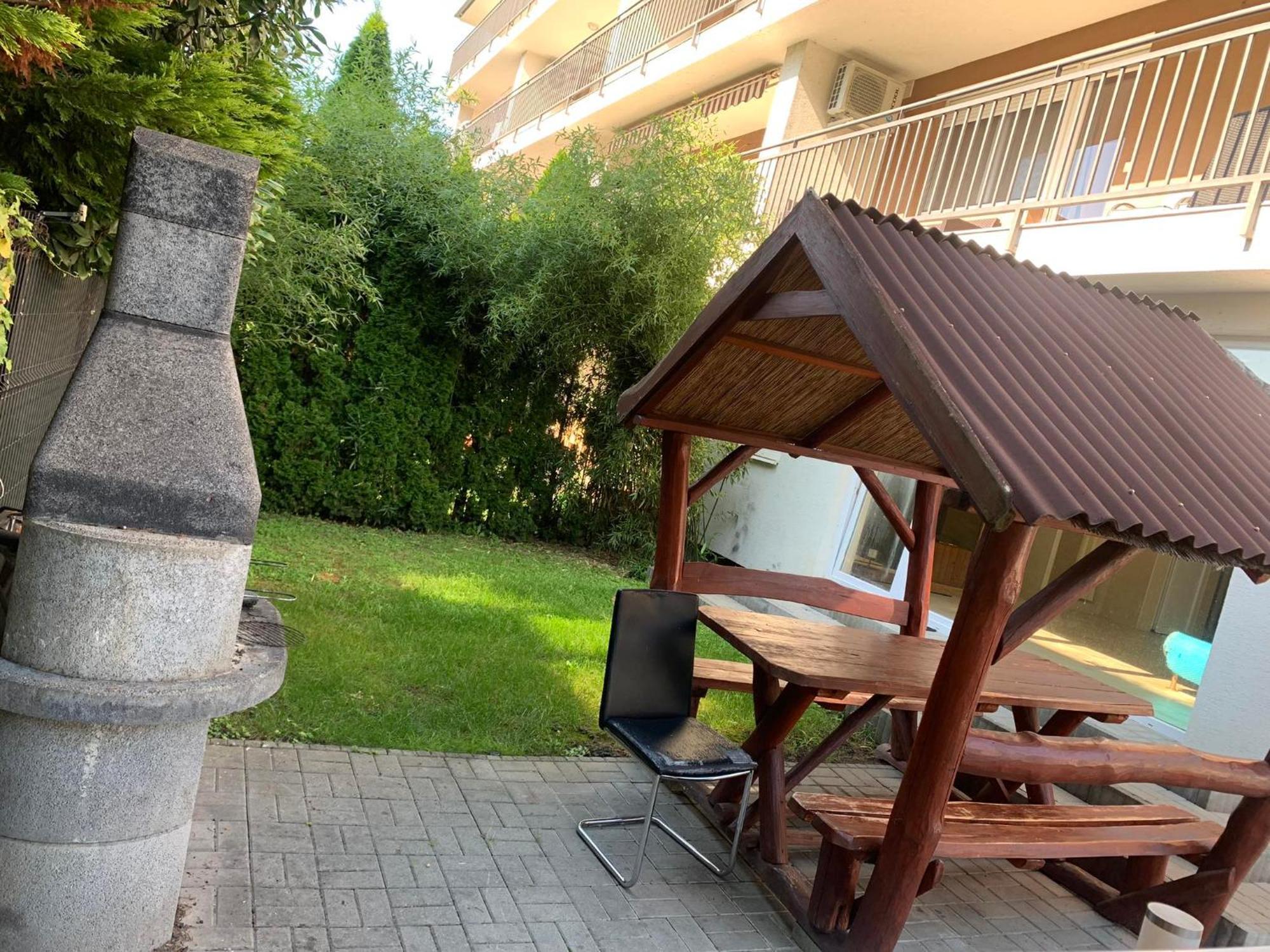 Bamboo Wellness Apartment Шиофок Экстерьер фото