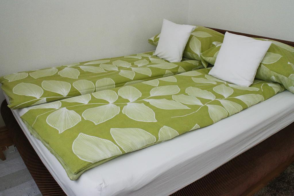 Bamboo Wellness Apartment Шиофок Экстерьер фото