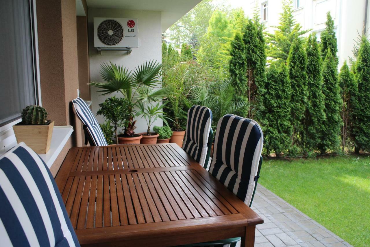 Bamboo Wellness Apartment Шиофок Экстерьер фото