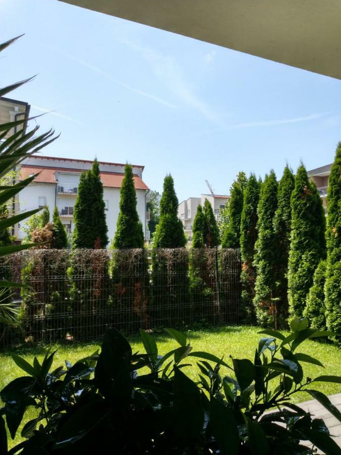 Bamboo Wellness Apartment Шиофок Экстерьер фото