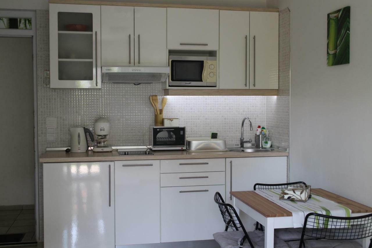 Bamboo Wellness Apartment Шиофок Экстерьер фото